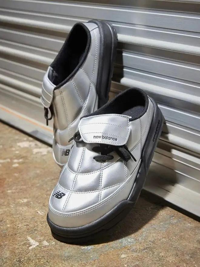 潜力股”SNEAKERS值得关注！！！qy球友会网站极致黑才够帅！这4双“(图7)